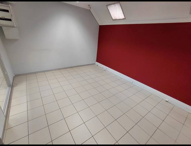 258M² OFFICE TO LET IN FOURWAYS